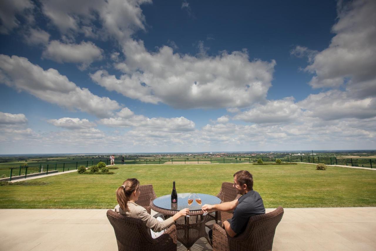 Ladanjsko Imanje Principovac Bed & Breakfast อิลก ภายนอก รูปภาพ