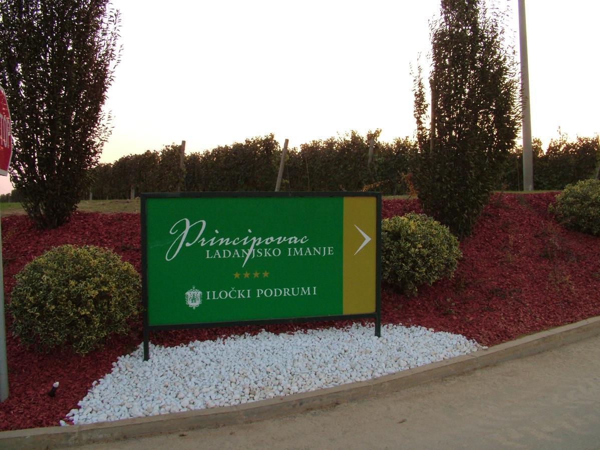 Ladanjsko Imanje Principovac Bed & Breakfast อิลก ภายนอก รูปภาพ